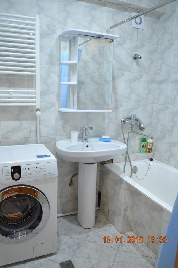 Apartment On Ikalto 8 Tbilisi Buitenkant foto