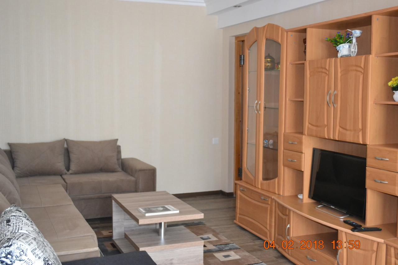 Apartment On Ikalto 8 Tbilisi Buitenkant foto